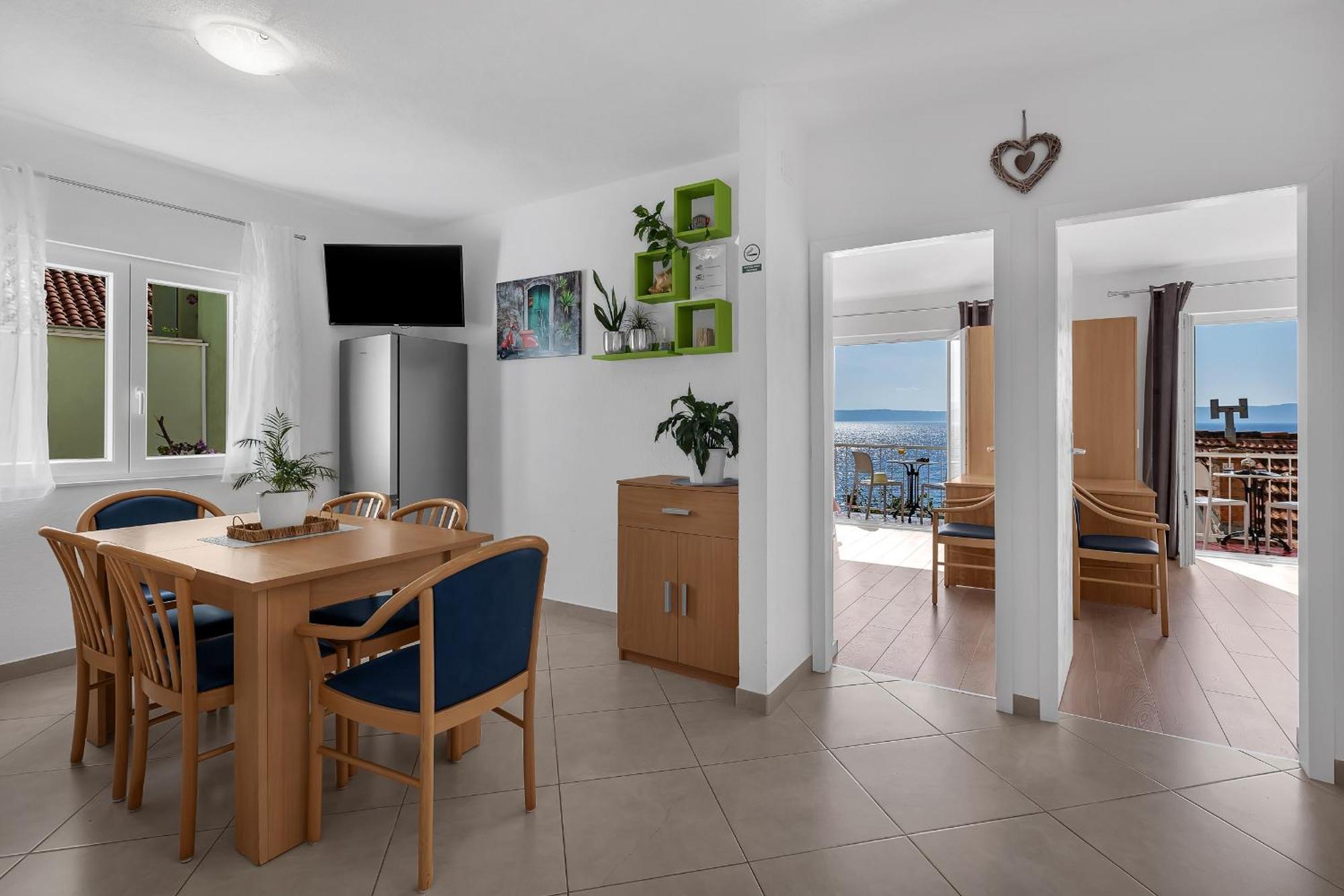 Apartments By The Sea Podgora, Makarska - 2596 Bilik gambar